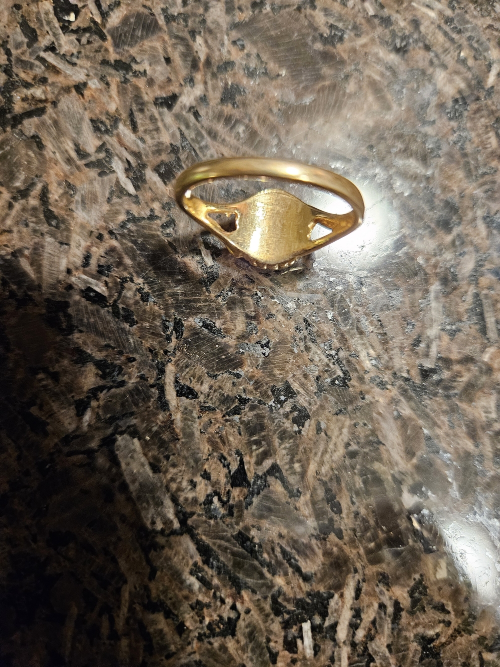 Gold Vintage Inspired Oval White Stone Ring - Size 8 - Picture 4 of 5